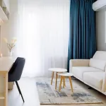 Апартаменти Parkside Haven Бухарест