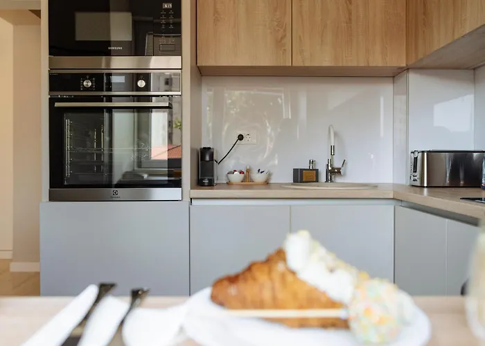 Апартаменты Parkside Haven